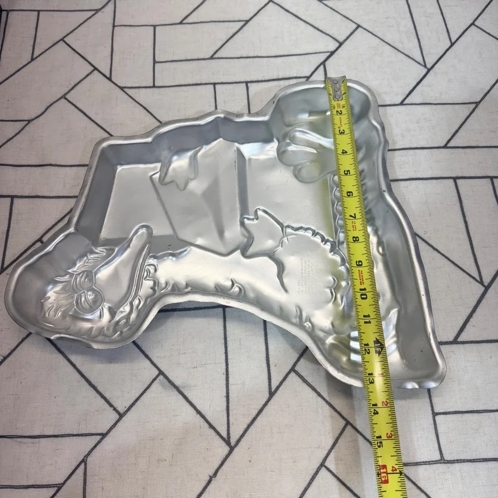 Wilton Cake Pan 13